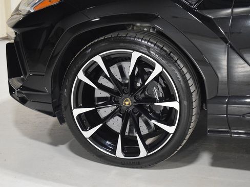Used 2023 Lamborghini Urus S image 5