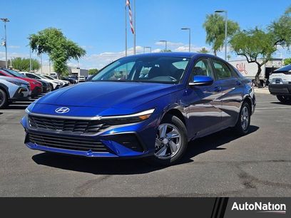 Used 2025 Hyundai Elantra SE