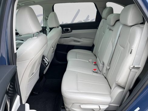 Used 2025 Kia Sorento S w/ Panoramic Sunroof Package FWD image 31
