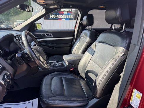 Used 2017 Ford Explorer XLT w/ Equipment Group 202A AWD/4WD image 14