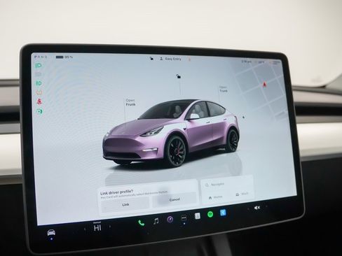 Used 2023 Tesla Model Y Performance image 27