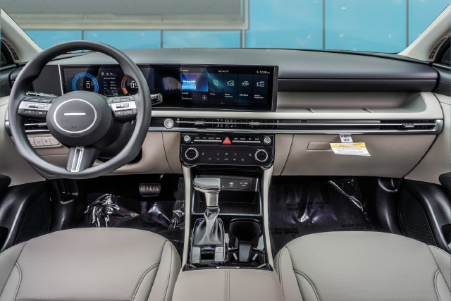 New 2026 Hyundai Tucson SEL Plus FWD image 12