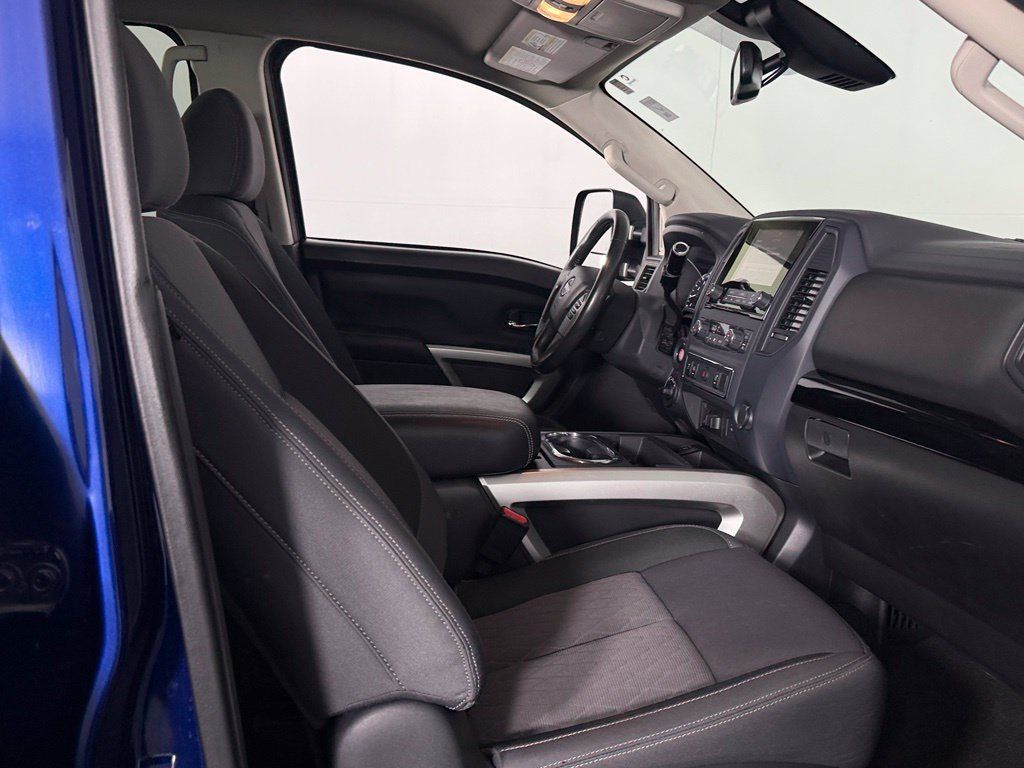 Used 2024 Nissan Titan SV w/ SV Convenience Package AWD/4WD image 30
