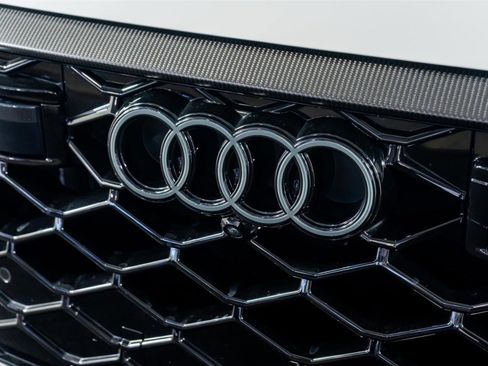 Used 2025 Audi RS Q8 performance image 25