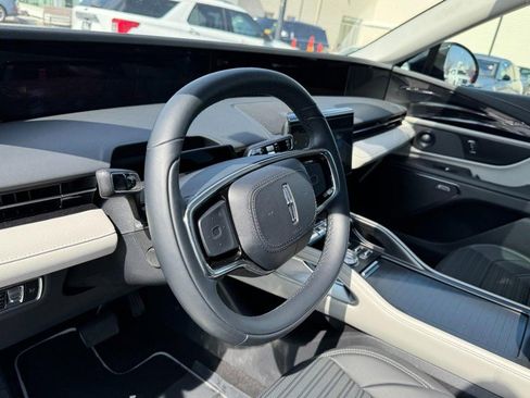 Certified 2025 Lincoln Nautilus Reserve image 15