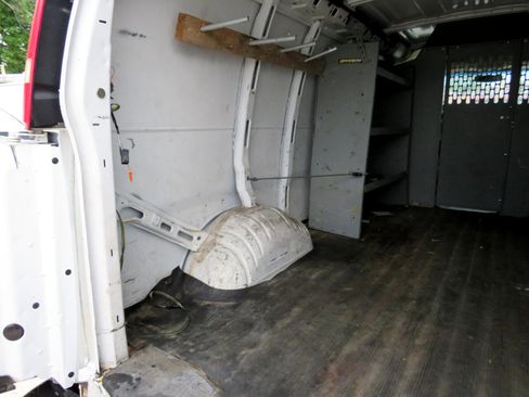 Used 2014 Chevrolet Express 2500 2500 Cargo image 26