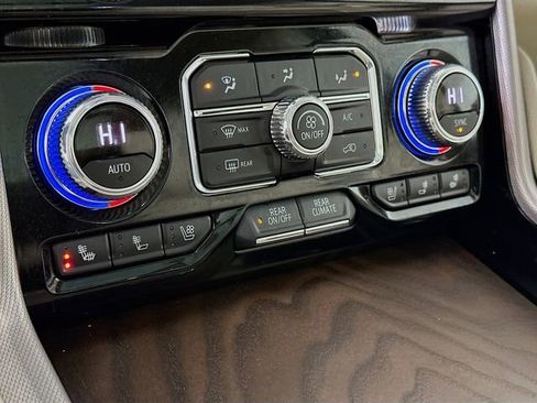 Certified 2022 GMC Yukon XL Denali image 17