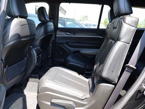 Used 2025 Jeep Grand Cherokee L Limited w/ Luxury Tech Group II AWD/4WD image 43