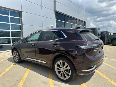 Used 2022 Buick Envision Avenir w/ Technology Package II FWD image 2