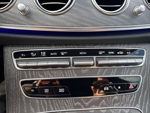 Used 2021 Mercedes-Benz E 350 4MATIC Sedan image 19