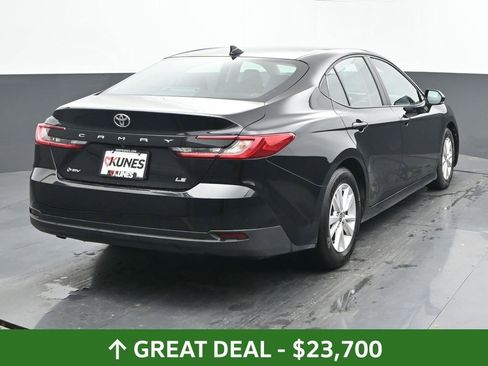 Used 2025 Toyota Camry LE image 11