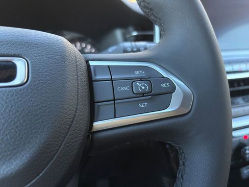 New 2026 Jeep Compass Latitude image 15