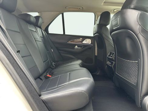 Used 2020 Mercedes-Benz GLE 450 4MATIC w/ Premium Package image 26