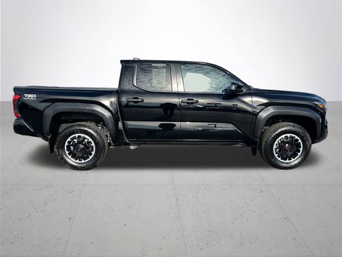 Certified 2024 Toyota Tacoma TRD Off-Road image 7