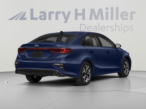 Used 2019 Kia Forte LXS FWD image 2