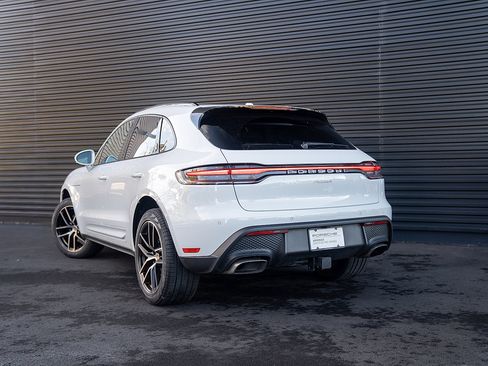 Certified 2025 Porsche Macan Turbo image 3