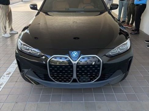 Used 2023 BMW i4 eDrive35 image 1