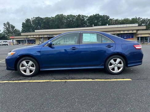 Used 2011 Toyota Camry SE image 5