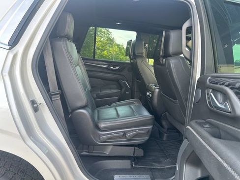 Used 2022 GMC Yukon Denali w/ Denali Ultimate Package AWD/4WD image 14