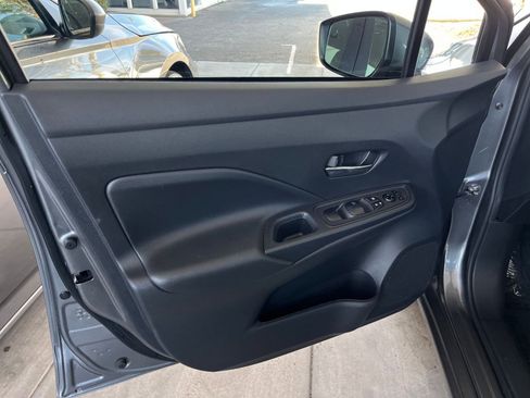 Used 2025 Nissan Versa SV image 18