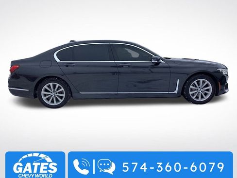 Used 2021 BMW 740i xDrive 740i xDrive w/ Premium Package image 10