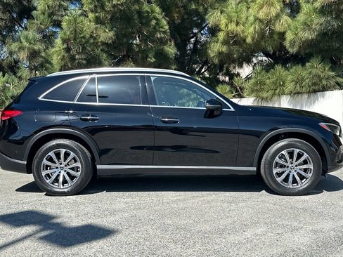 Used 2023 Mercedes-Benz GLC 300 image 3