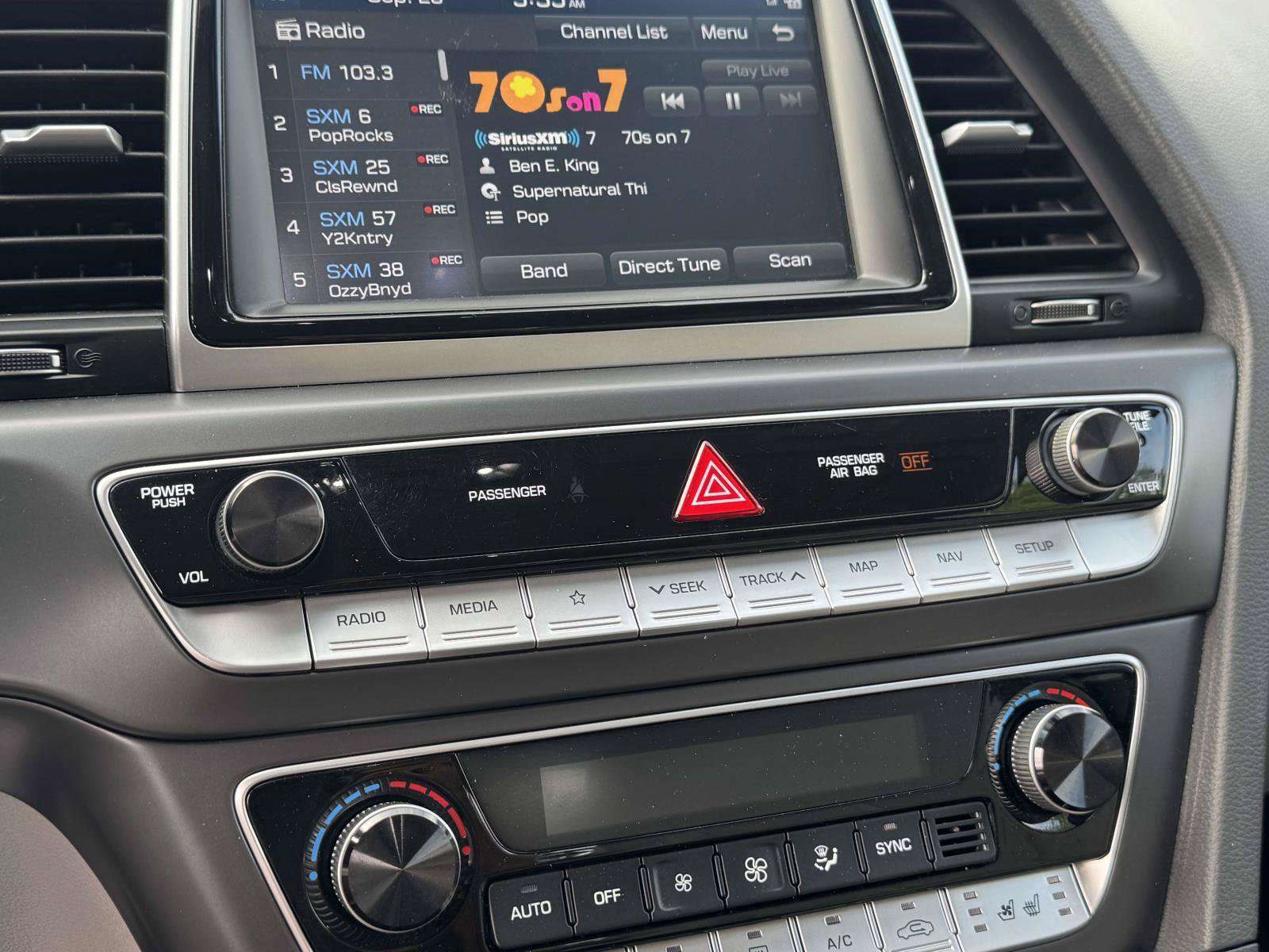 Used 2019 Hyundai Sonata Limited w/ Ultimate Package 04 FWD image 17