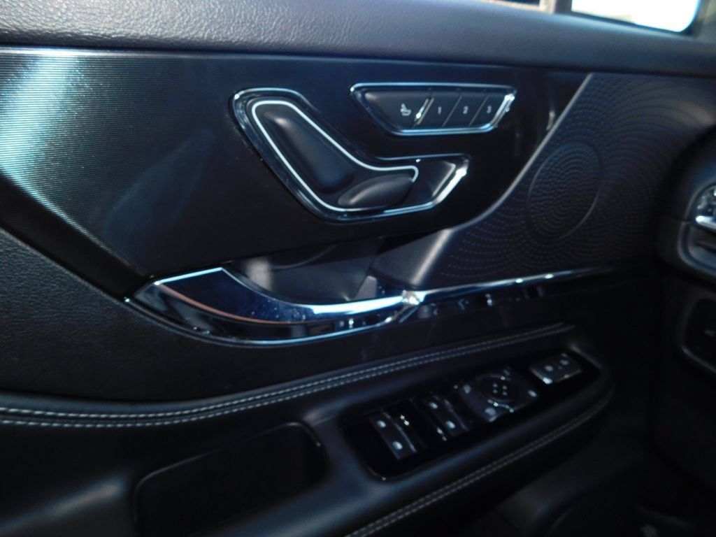 Used 2023 Lincoln Corsair FWD image 26