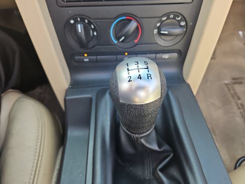 Used 2006 Ford Mustang GT RWD image 17