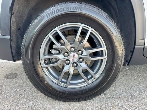 Used 2025 GMC Acadia Elevation FWD image 32
