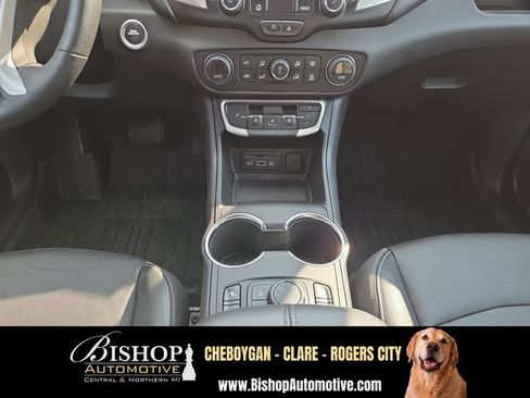 Used 2024 GMC Terrain SLT w/ LPO, Floor Liner Package AWD/4WD image 11