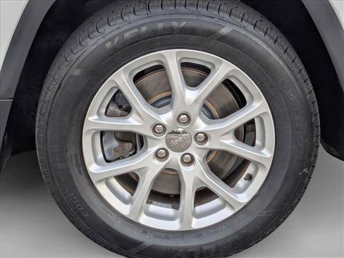 Used 2014 Jeep Cherokee Latitude image 23