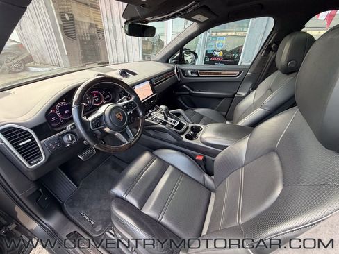 Used 2022 Porsche Cayenne GTS AWD/4WD image 35