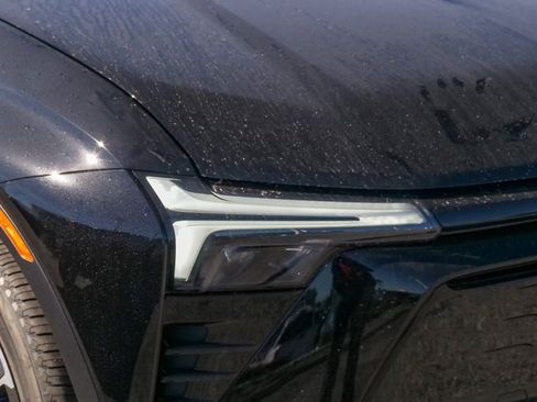 New 2026 Chevrolet Blazer EV LT image 4