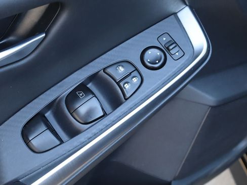 Used 2025 Nissan Sentra SR FWD image 20