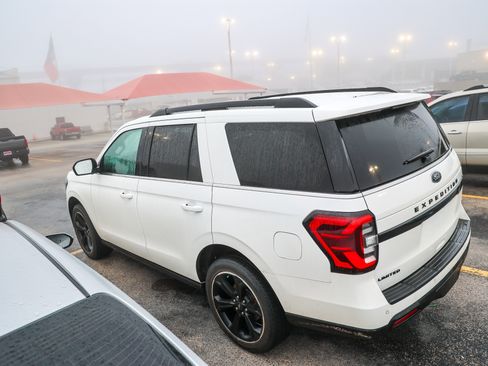 Used 2022 Ford Expedition Limited AWD/4WD image 10