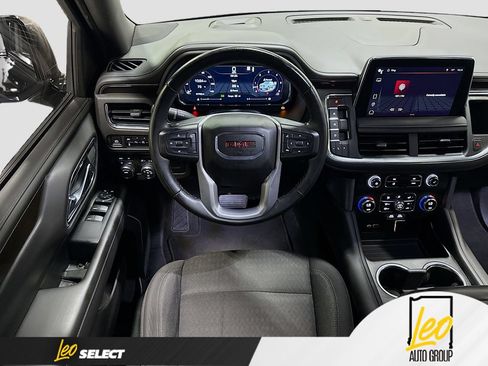 Used 2023 GMC Yukon SLE w/ Gmc Pro Safety Plus Package AWD/4WD image 24