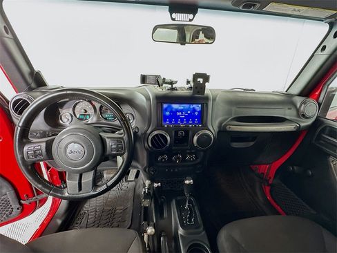 Used 2018 Jeep Wrangler Sport image 3