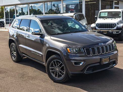 Used 2018 Jeep Grand Cherokee Limited AWD/4WD image 2