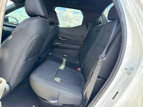 Used 2024 Hyundai Santa Cruz SEL FWD image 9