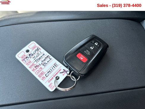 Used 2021 Toyota Highlander Limited AWD/4WD image 27