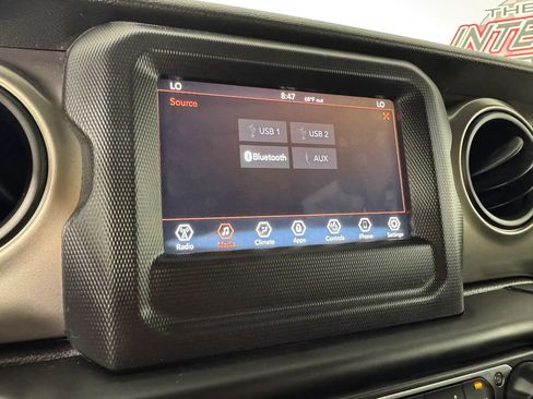 Used 2018 Jeep Wrangler Unlimited Sport S image 21