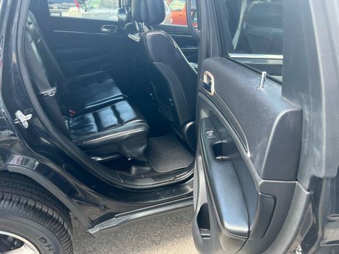 Used 2017 Jeep Grand Cherokee Limited AWD/4WD image 18