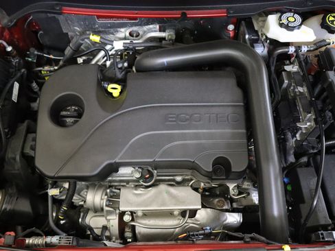 Used 2024 Chevrolet Equinox LT w/ LPO, Floor Liner Package FWD image 15