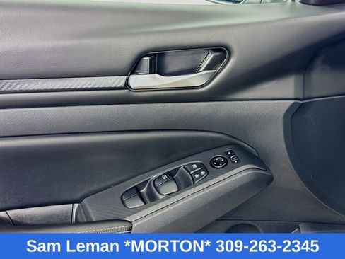 Used 2024 Nissan Altima 2.5 SV image 17