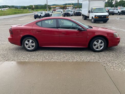 Used 2007 Pontiac Grand Prix FWD image 2