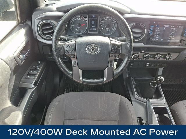 Used 2018 Toyota Tacoma TRD Sport AWD/4WD image 3
