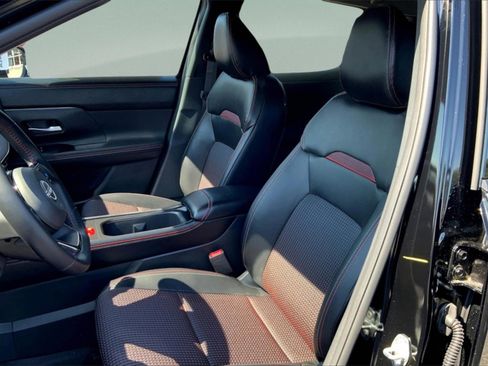 New 2025 Nissan Kicks SR image 10