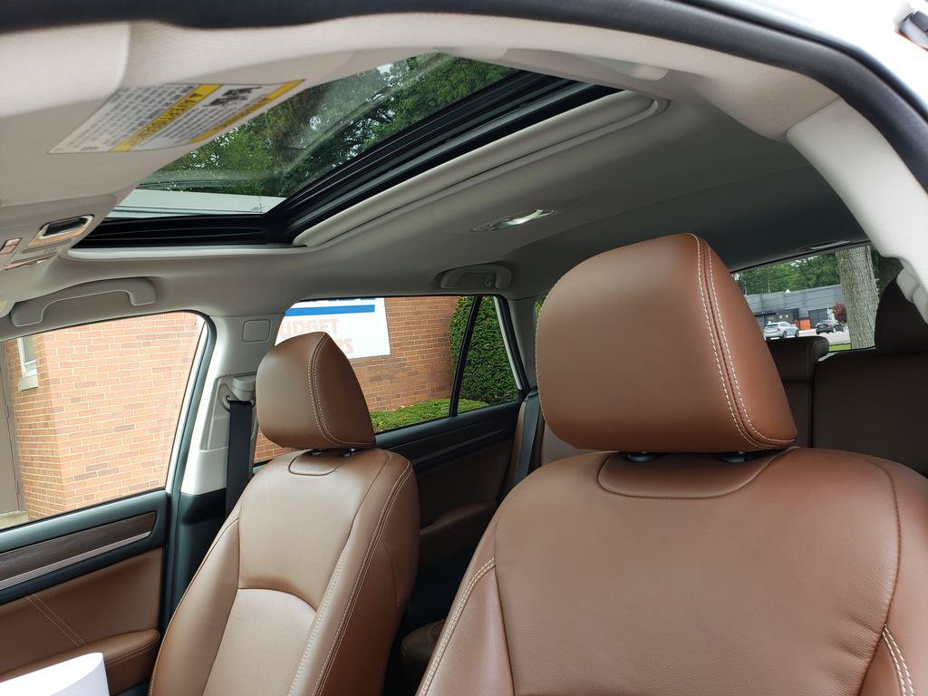 Used 2018 Subaru Outback 3.6R Touring w/ Popular Package #3 AWD/4WD image 10