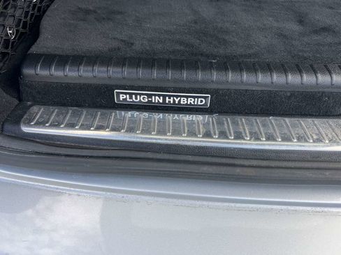 Used 2019 Mercedes-Benz GLC 350e 4MATIC image 20